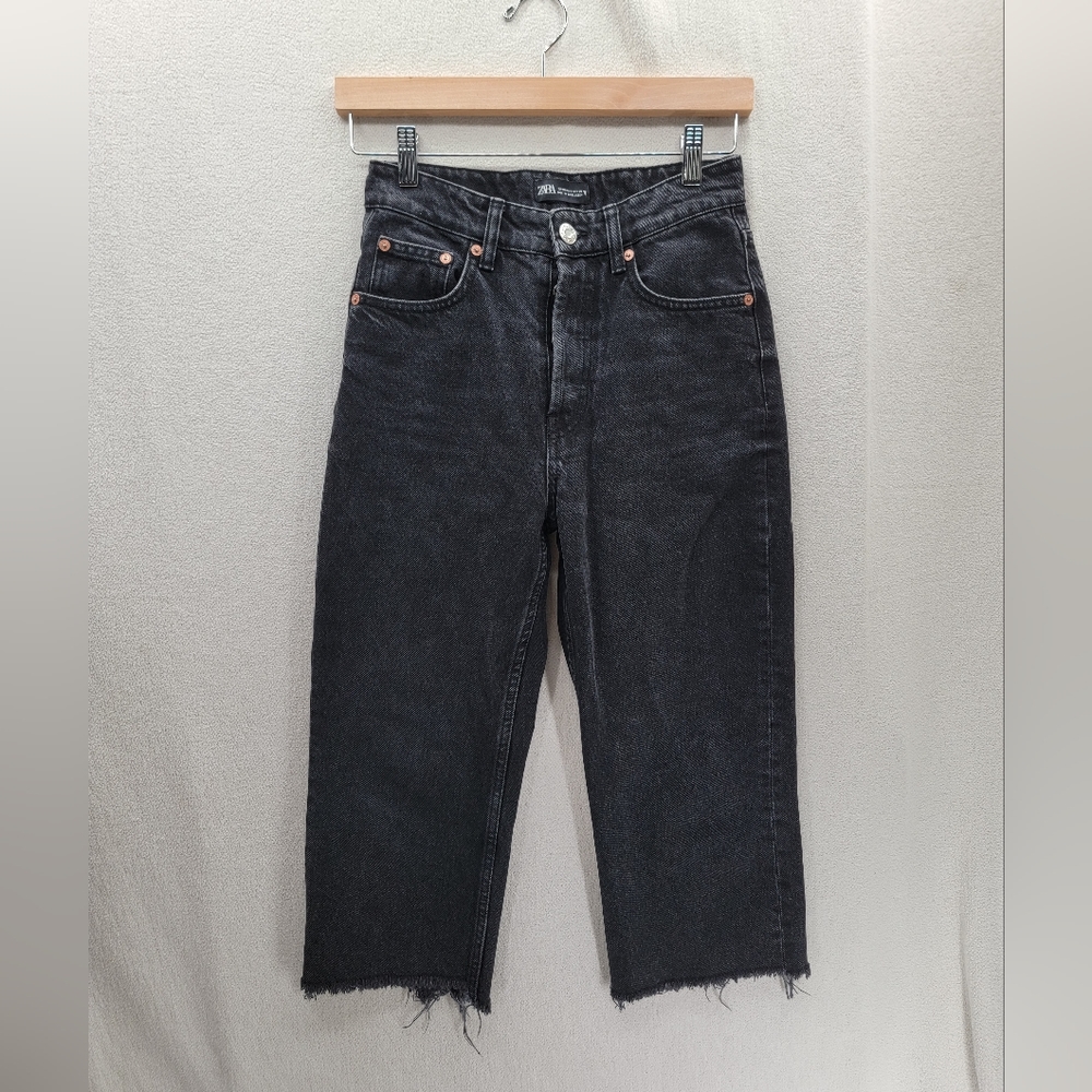 ZARA Crop Black Denim High Waist Jeans SIze-4